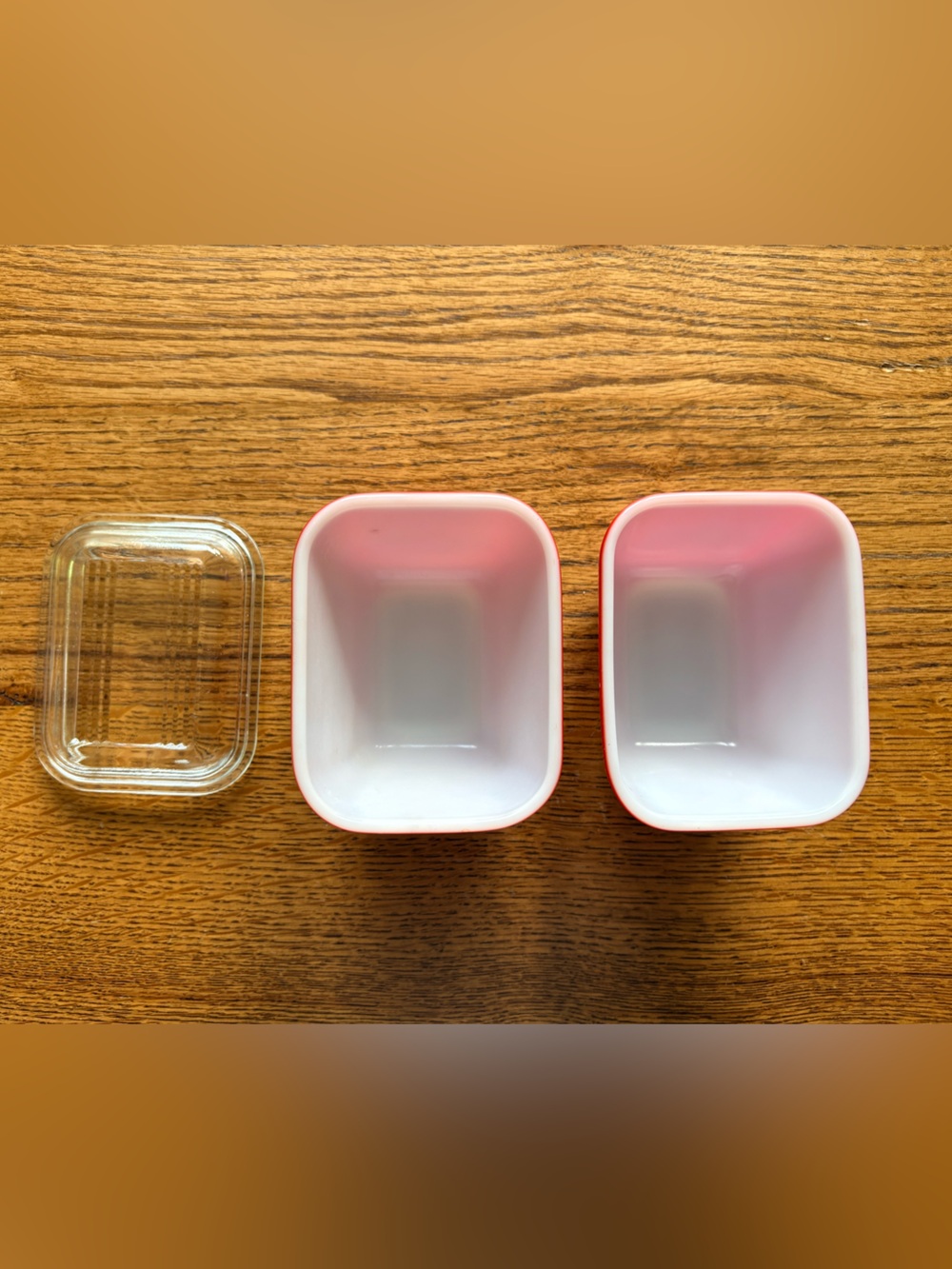 Vintage Pyrex Red Glass Refrigerator Dishes- “Fridgie” - Set of 2- 501C- one lid - Picture 4 of 15